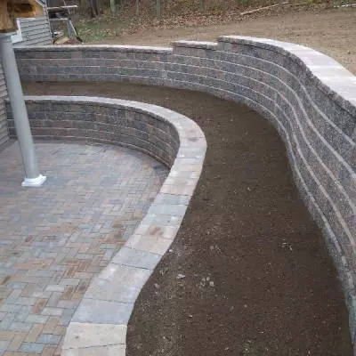concrete retaining wall